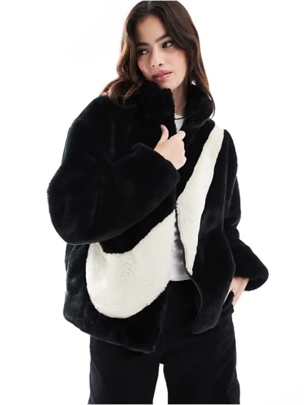 Nike Women's Sportswear
Faux Fur Jacke~Size  L ~Black